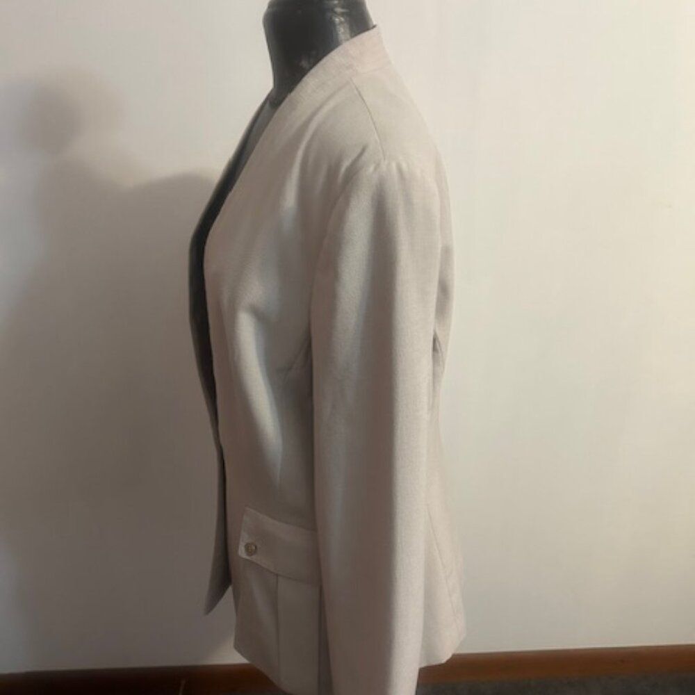 John Meyer Cream 1 button V-neck blazer, size 16 - Picture 2 of 6